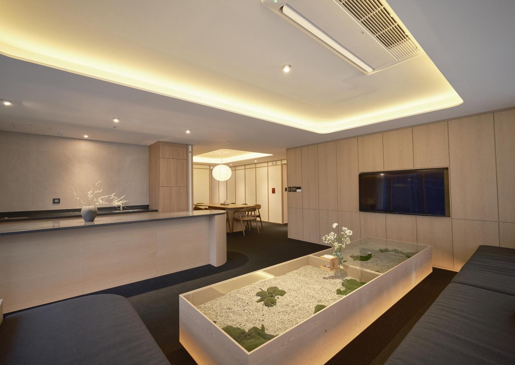Uh Suite Seoul Deoksugung Exterior photo