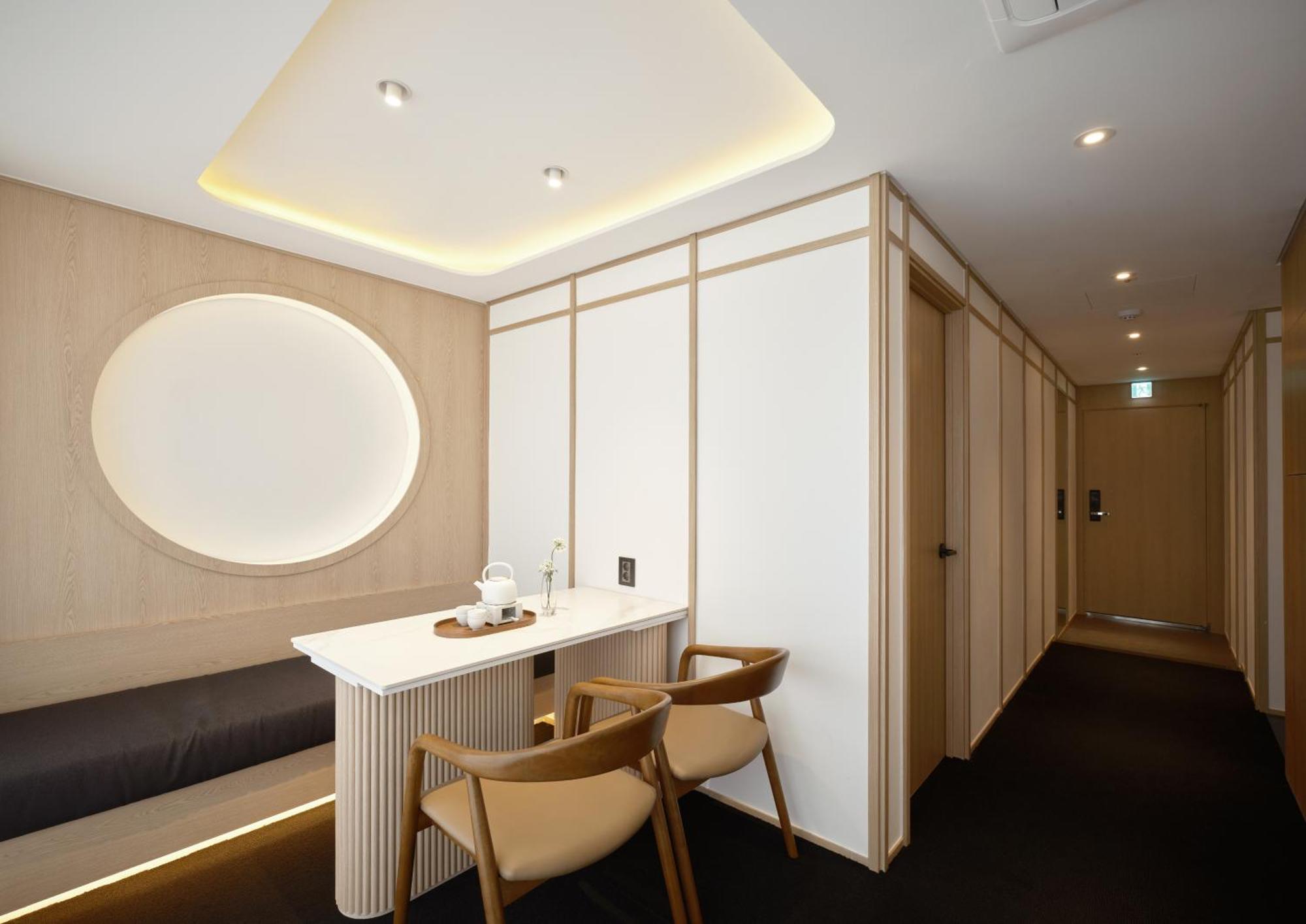 Uh Suite Seoul Deoksugung Exterior photo